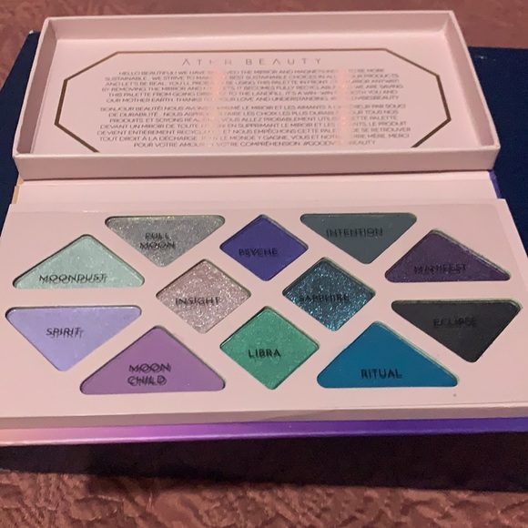 ĀTHR BEAUTY
Moonlight Crystal Palette - Picture 2 of 5